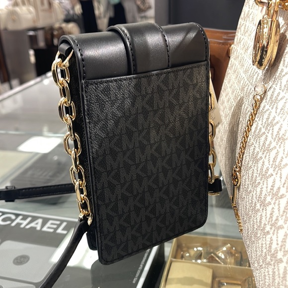Michael Kors Carmen Small Logo Smartphone Crossbody Bag
Black Signature 
NWT - Picture 13 of 16